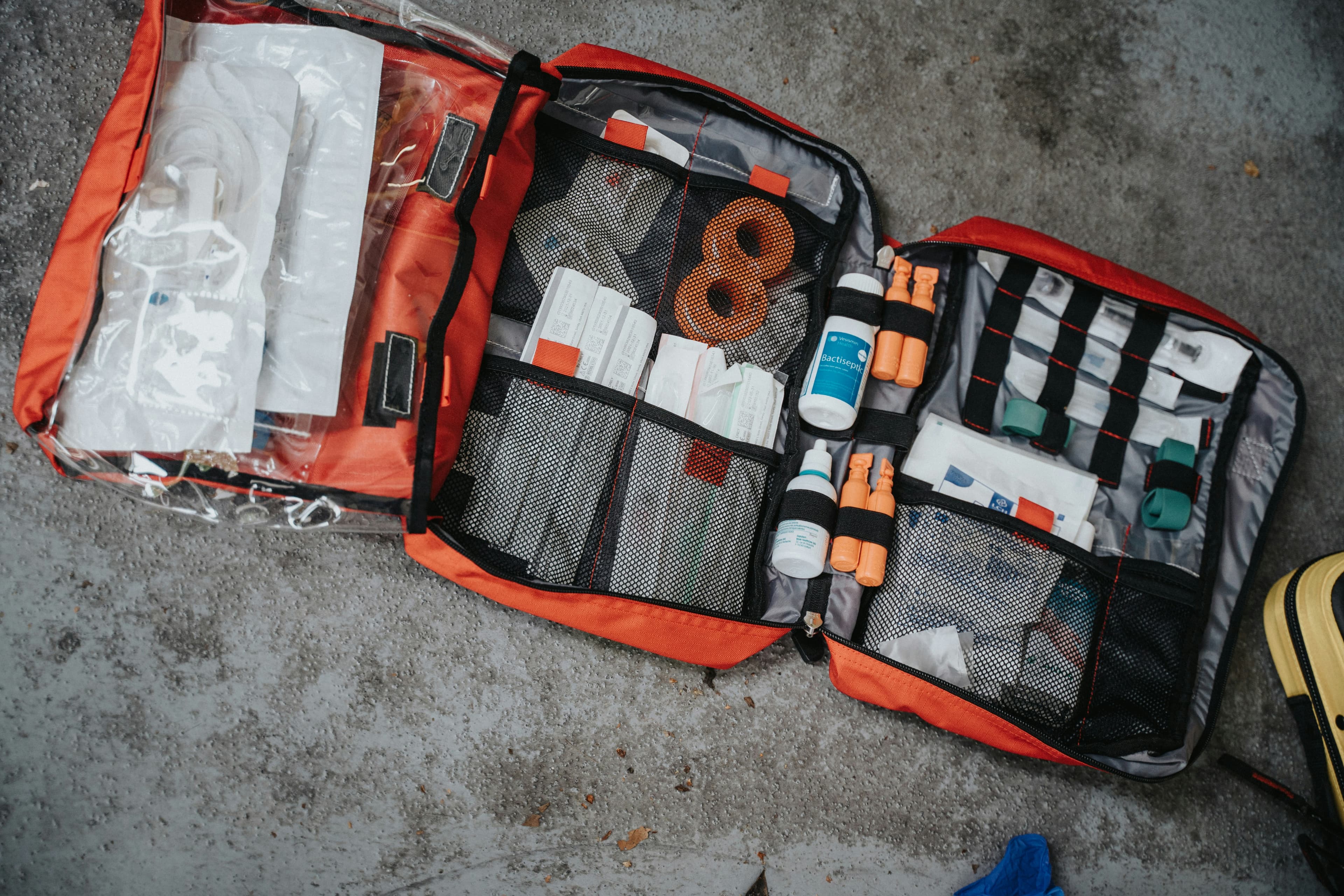 Snowy mountain kit scene
